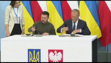 Zelensky e Tusk firmano un accordo sulla sicurezza