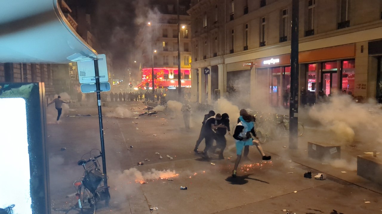 Violence erupts in Paris as leftists beat far right in France's snap elections