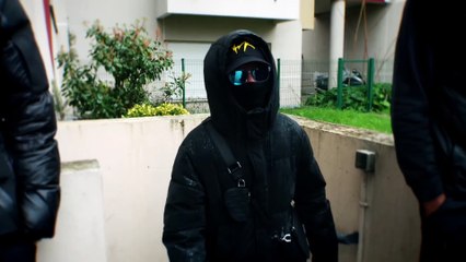 VEN1 cartonne avec "Hakayet"