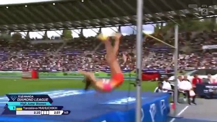 Yaroslava Mahuchikh rompió el récord mundial de salto en alto