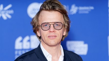 GALA VIDÉO - Alex Lutz : zoom sur sa relation discrète avec sa femme Mathilde