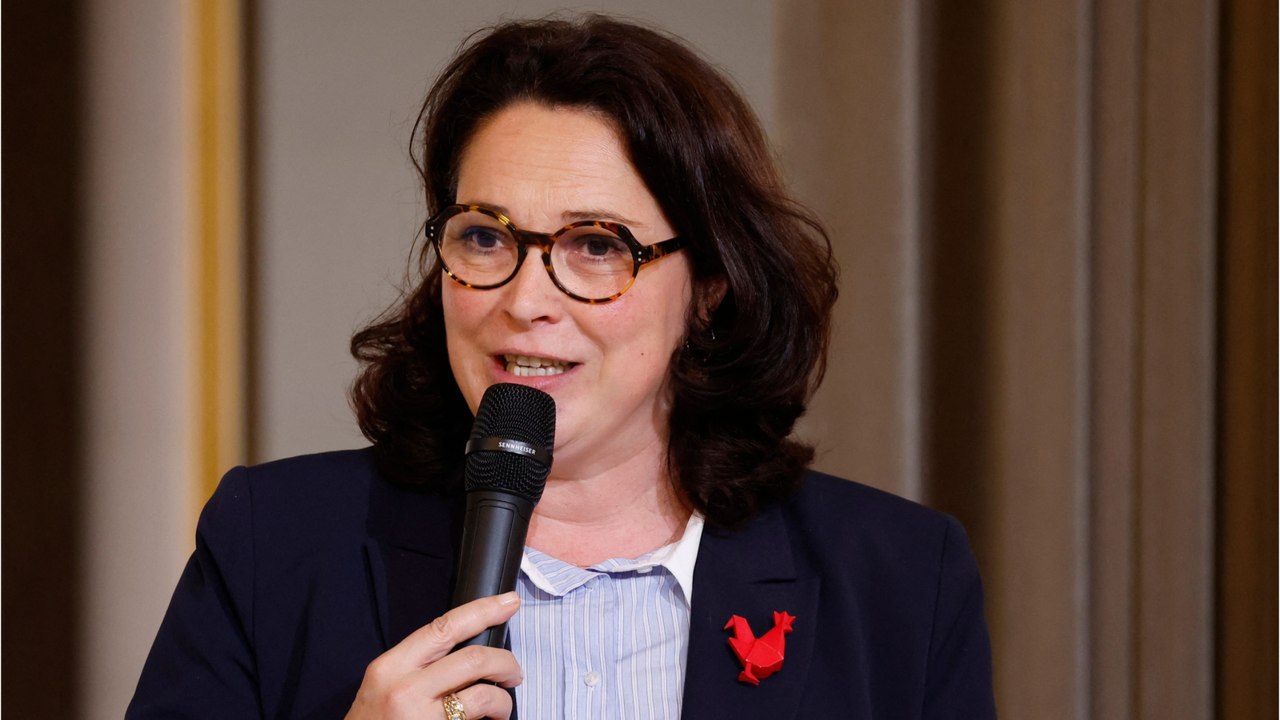 GALA VIDÉO - Laurence Ferrari : qui est Marina Ferrari, sa cousine réélue aux législatives ?