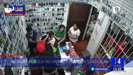 ¡Se agarraron de los pelos!: Mujer se pelea con trabajadora de tienda de celulares en Tumbes