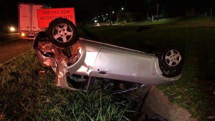 Download Video: Ford Ka capota em acidente na rodovia BR-277, em Santa Tereza do Oeste