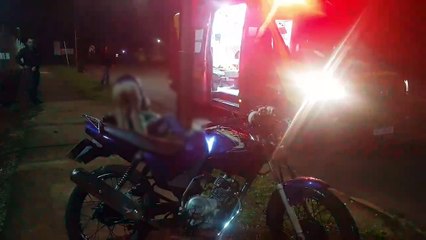 Download Video: Adolescente fica ferido ao bater moto contra poste no Pioneiros Catarinenses