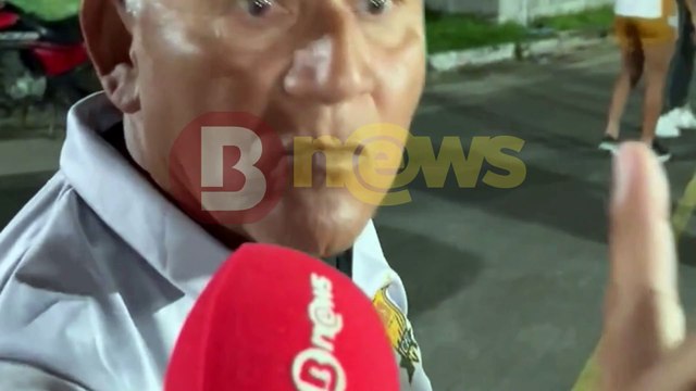 Veja momento em que técnico português é conduzido para delegacia após acusação de racismo