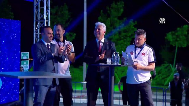 Türkiye'nin yerli ve milli haberleşme uydusu Türksat 6A Florida eyaletinde uzaya fırlatıldı