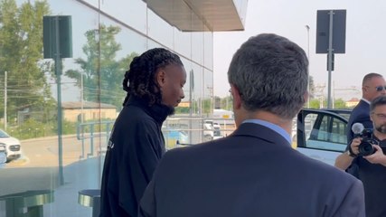 Khephren Thuram è atterrato a Torino: con lui anche papà Lilian