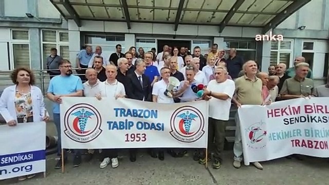 Trabzon'da sağlık çalışanlarına şiddet protesto edildi: Ölümü gösterip sıtmaya razı eden bu çarpık sağlık sistemini reddediyoruz!