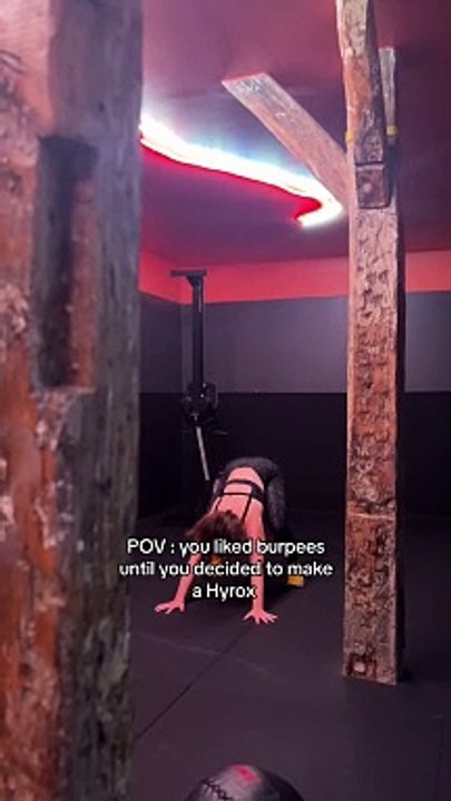 Burpees > Burpees broad jump