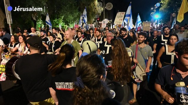 Dans la rue, des manifestants israéliens demandent une trêve à Gaza