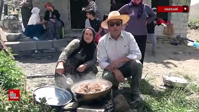 Hakkari Yüksekova'da bir asırdır devam eden koyun kırkma şenlik