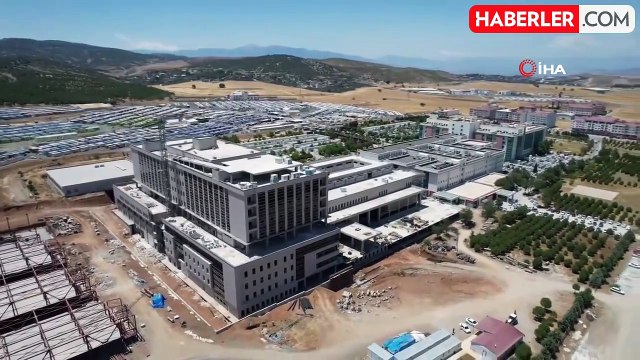 Depremin merkez üssünde hastane inşaatları sürüyor