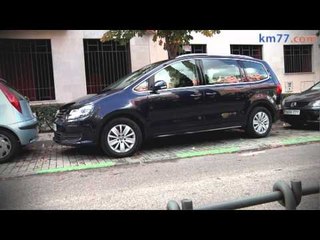 Volkswagen Sharan 2010. Sistema de aparcamiento semiautomático