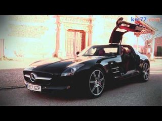 Mercedes-Benz SLS AMG 2010 - Entrada al habitáculo