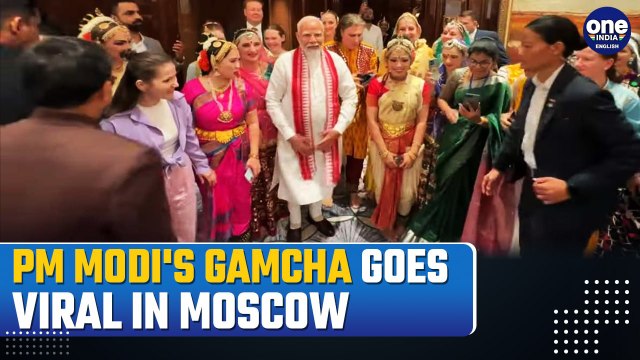 PM Modi's Russia Visit: Modi’s Jagannath Gamcha Steals the Show as He Meets Russian Artists| Watch