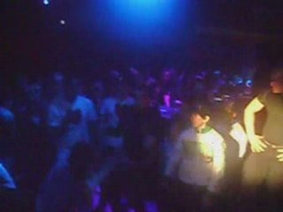 Electro panda vs electro famous