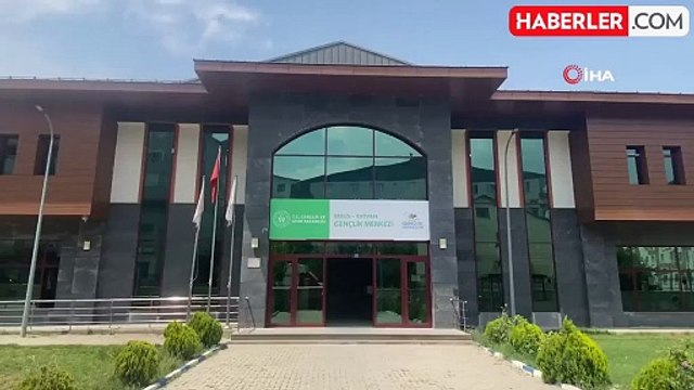 Tatvan Gençlik Merkezi'ndeki gitar kursuna yoğun ilgi