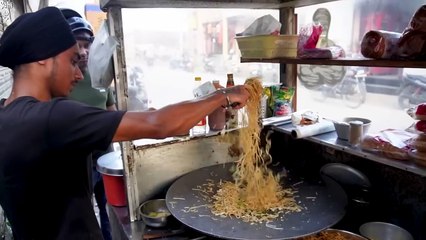 17 Years Old Speedy Singh ka AK 47 Burger _ Rs 25 _ Street Food India