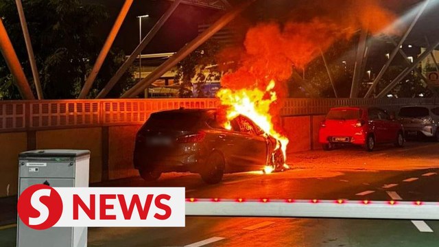 Singapore-registered car catches fire at JB checkpoint