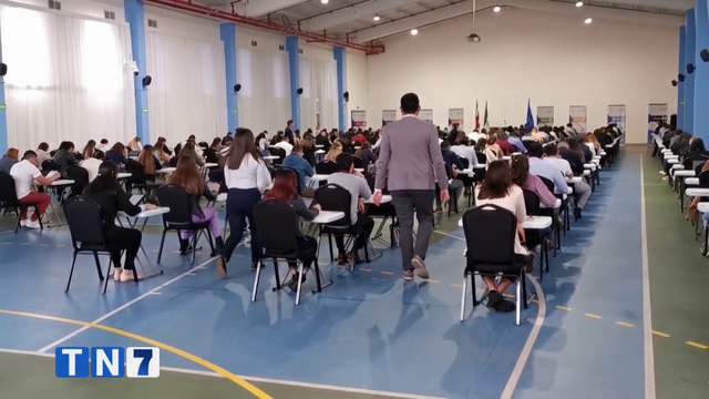 tn7-mas-de-dos-mil-medicos-buscan-plaza-como-especialistas-de-ccss-090724