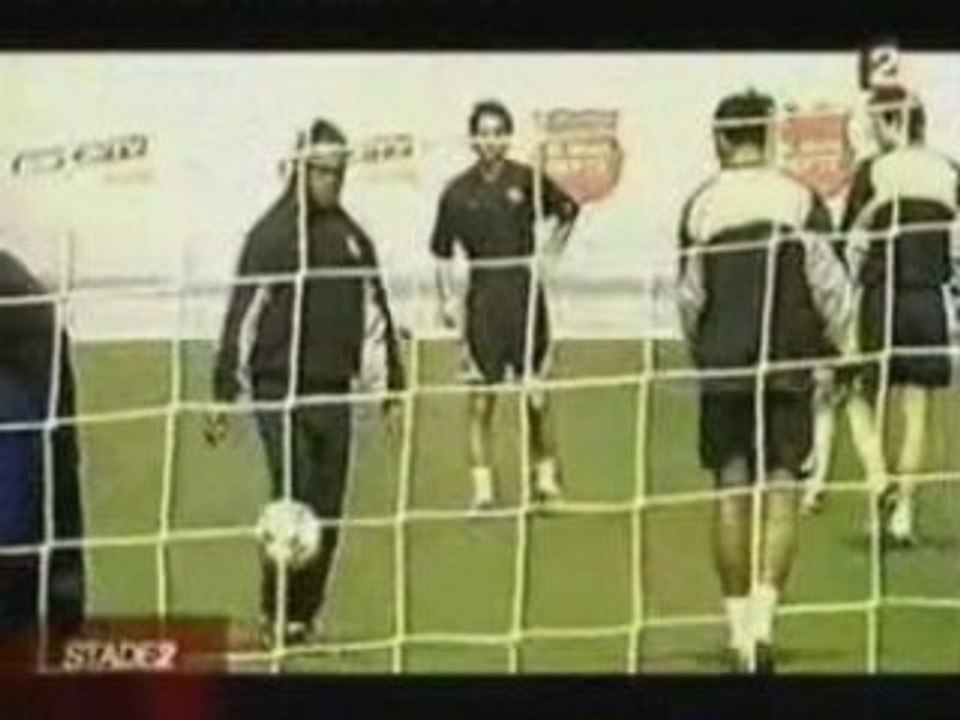Cristiano RONALDO & RONALDINHO TRAINING FREESTYLE ! ! !(2)