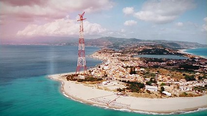 Sospeso sullo Stretto di Messina su un cavo di 19 millimetri: i preprativi dell'impresa mai tentata