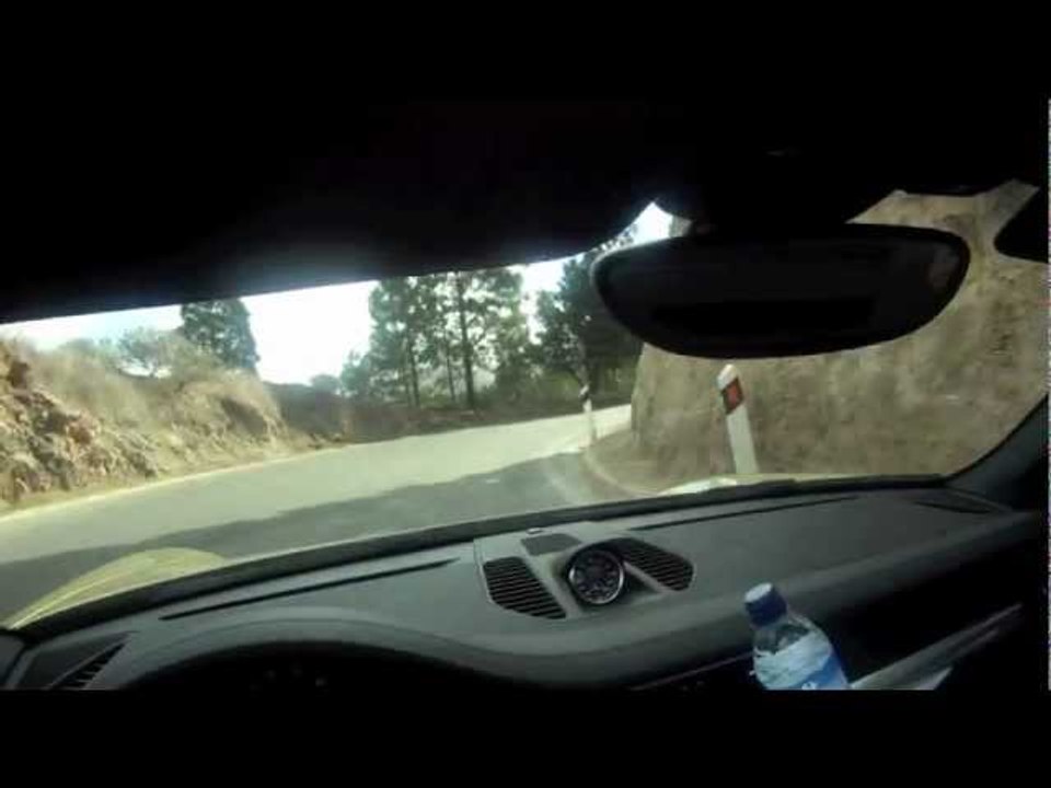 Porsche 911 Carrera Cabriolet PDK. Sonido con el techo abierto