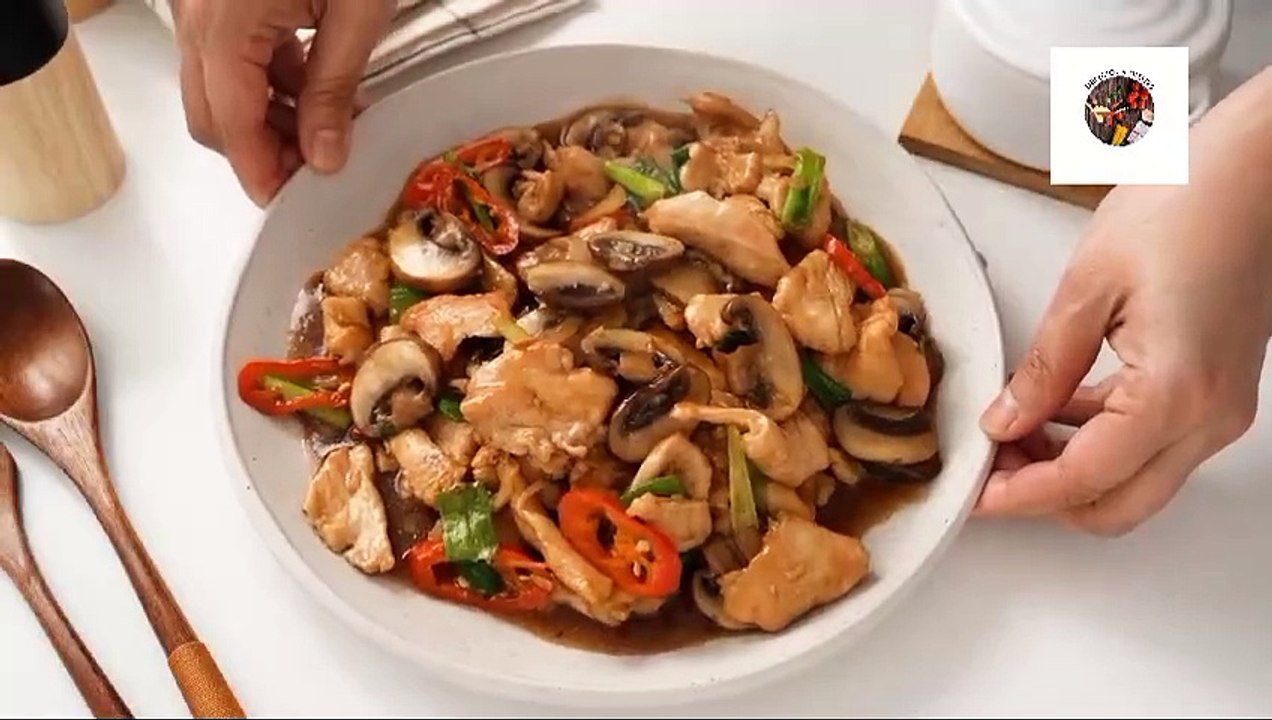 Tender chicken stir fry with mushroom