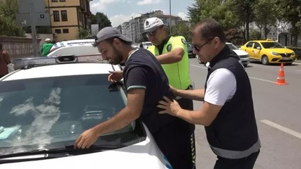 Ehliyetsiz motosiklet kullanırken yakalandı, ‘Ceza yazılmasın diye kaçmaya çalıştım, olmadı’ dedi