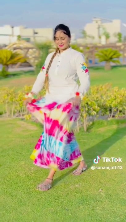 Badan gulabi enj full mujra performance