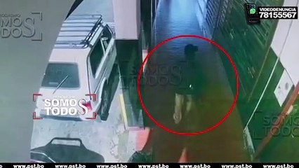 FORZO LA CHAPA DE UN VEHICULO Y ROBO UNA COMPUTADORA