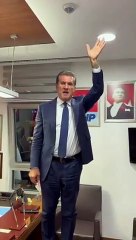 CHP'nin zam protestosunda ışıklar açılıp kapatılmaya başlandı: Sarıgül ampulü söktü