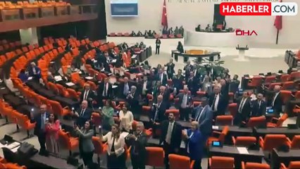 CHP Grubu TBMM Genel Kurulu'nda Işık Açma-Kapatma Eylemi Yaptı