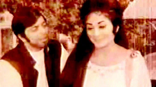 meeri wafa ka takaza hai, mehdi hassan, M, noor jahan, dulat aur duniya