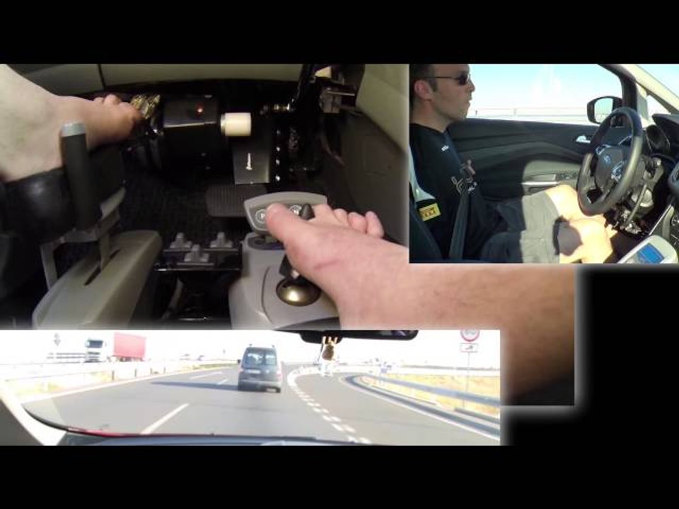 David Rivas. Coche manos libres