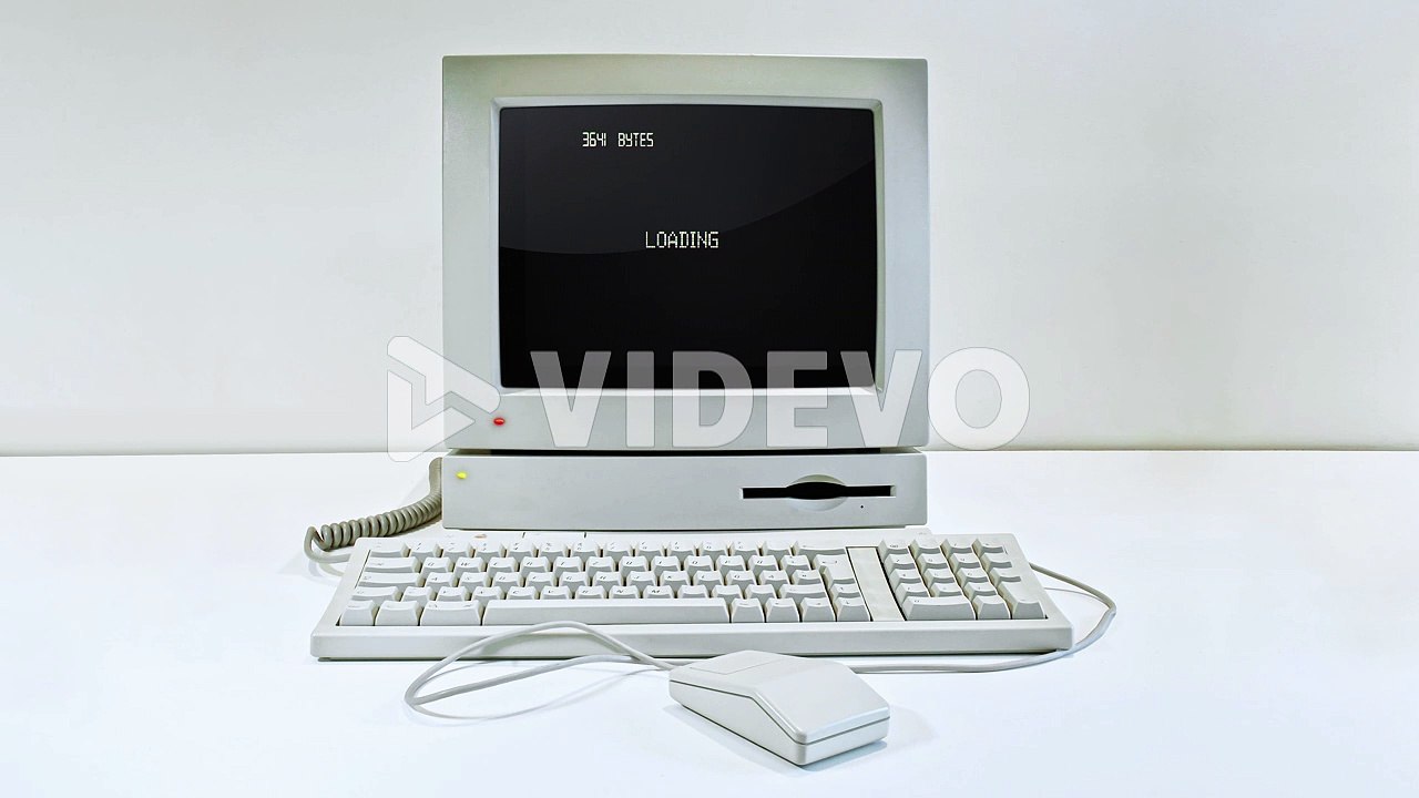 Vintage PC booting with Glitch and Green Screen and Shutting Down 4k Old Obsolete Retro Computer Desktop OLDCRAPdotORG