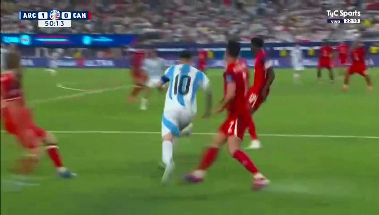 Gol de Messi, desvió el disparo de Enzo Fernández, Argentina gana 2 a 0 en New Jersey