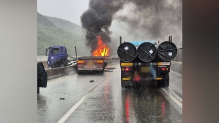 포항서 트레일러 반대편 차로 넘어가...2명 부상 / YTN