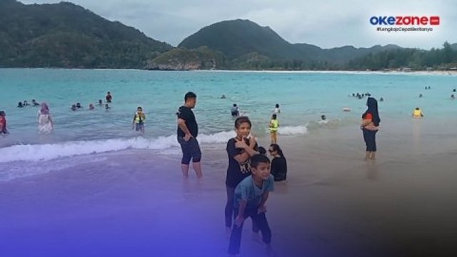 Musim Libur Sekolah, Pengunjung Padati Pantai Lampuuk Aceh