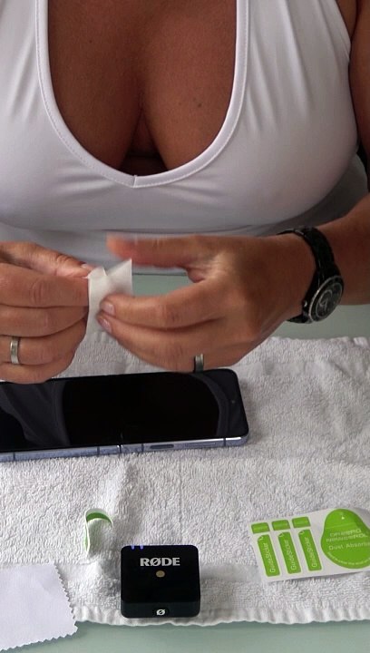 Préparation changement film protection Samsung Galaxy Flip