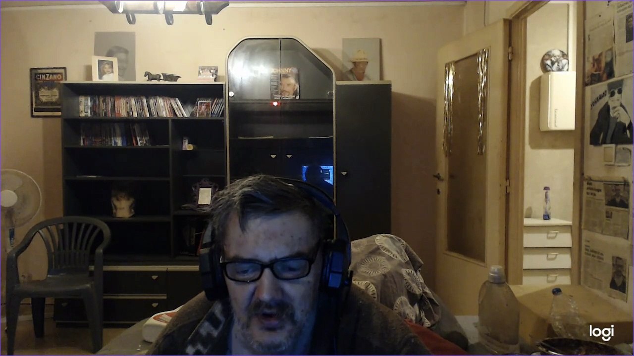 SOPHION LEPEN  VOTE MACRON POUR FAIRE BARRAGE A MACRON MDR  ET LE CANADIEN SAUTE AVEC DU UK  MDR