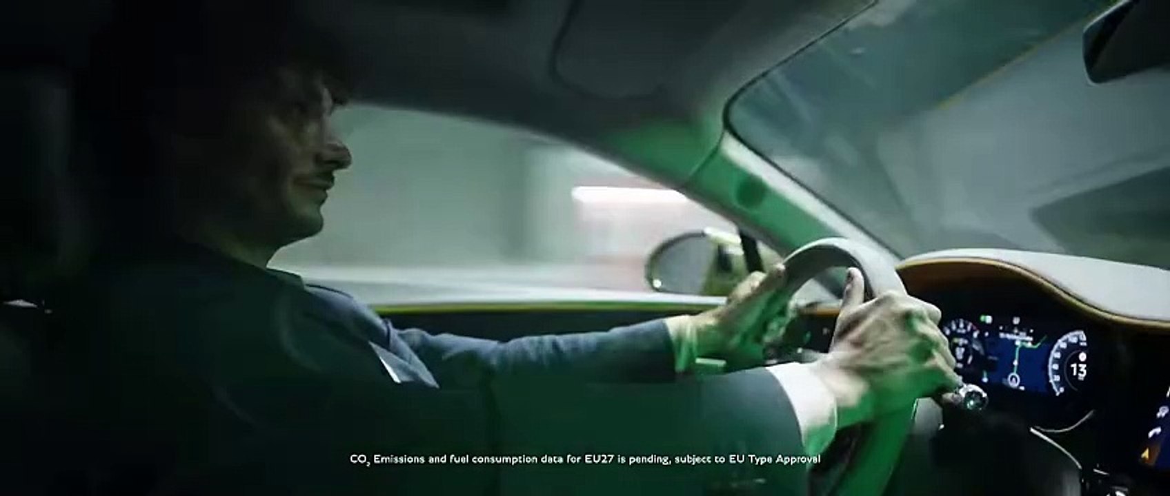 VÍDEO: Bentley Continental GT Speed, híbrido y con 700 CV bajo su capó, ¿quién da más?