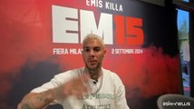 Emis Killa celebra 15 anni di carriera tra freestyle e writer