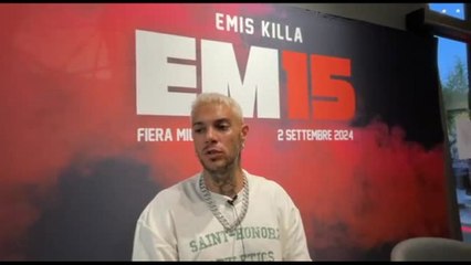 Emis Killa celebra 15 anni di carriera tra freestyle e writer