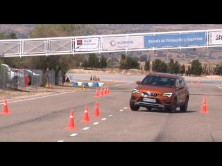 SEAT Ateca 2.0 TDI 190 CV Maniobra de esquiva (moose test) y eslalon | km77.com