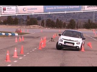 Citroën C3 PureTech 82 2017 - Maniobra de esquiva (moose test) y eslalon | km77.com