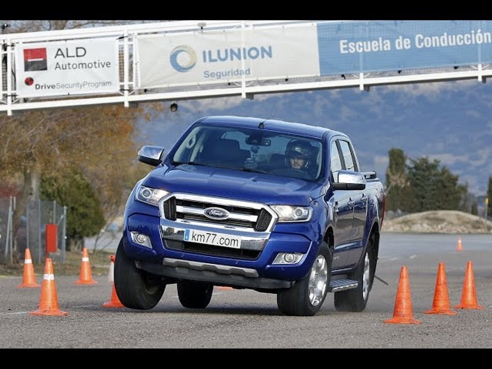 Ford Ranger Doble Cabina 2.2 TDCI 160 CV - Maniobra de esquiva (moose test) y eslalon | km77.com