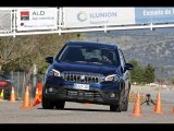 Suzuki S-Cross 2017 - Maniobra de esquiva (moose test) y eslalon | km77.com