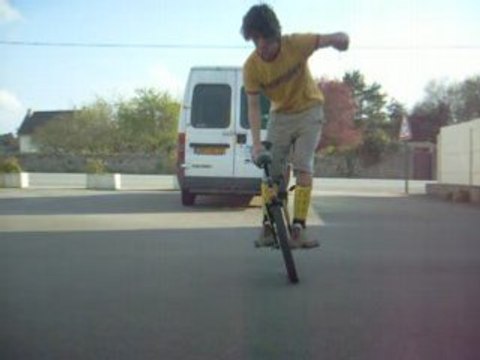 figure bizar san ralenti qui parai ralenti